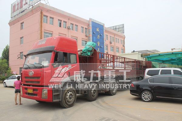 液壓機廠家裝車發貨圖