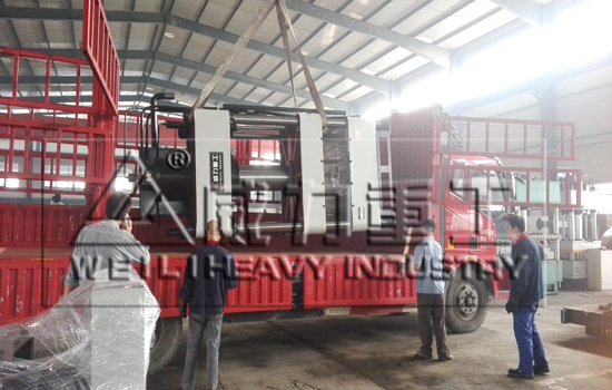 四柱液壓機(jī)廠(chǎng)家裝車(chē)發(fā)貨
