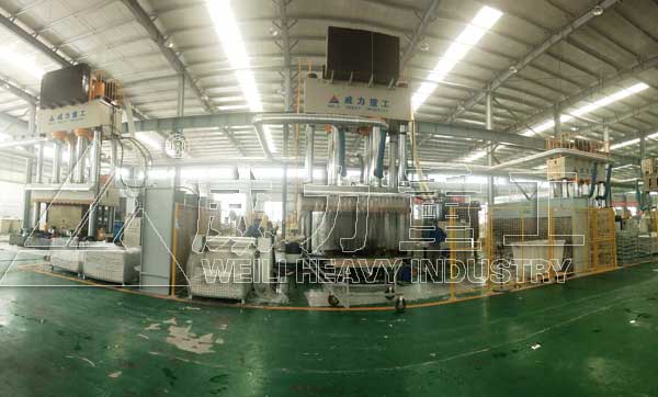 萊蕪客戶采購4臺2000噸玻璃鋼化糞池成型液壓機