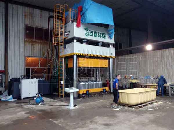 2500噸四柱油壓機客戶使用現場