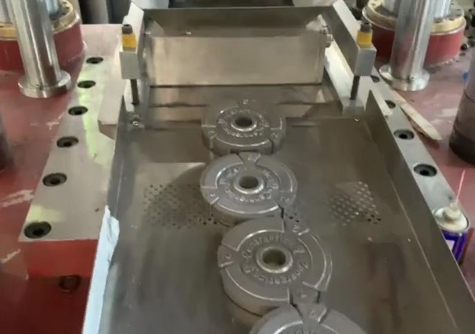 壓制成型的杠鈴片產品