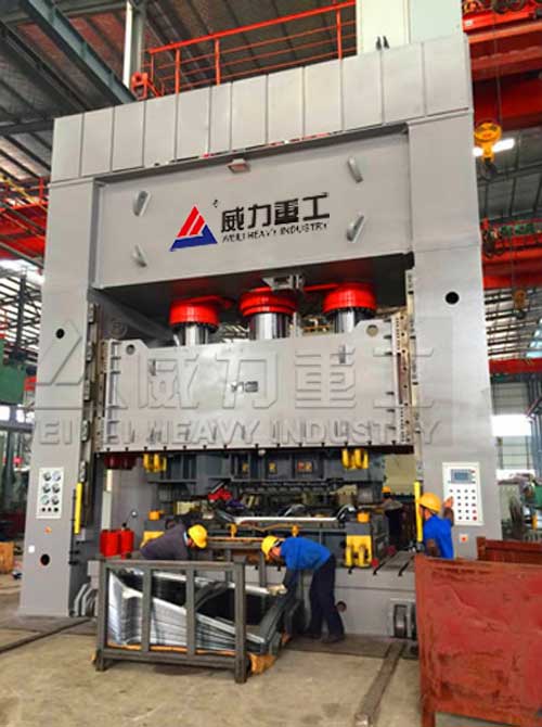 200噸框架式液壓機(jī)