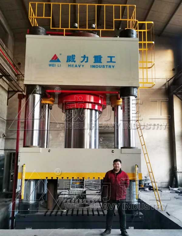 4000噸三梁四柱液壓機(jī)