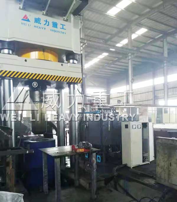 2000噸石墨坩堝液壓機
